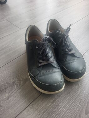 Finn Comfort Men's Lace-Up Sneakers in Dark Green with Cream Sole